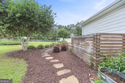 Exterior - 129 Copper Creek Dr, Lagrange, GA 30240 photo 6 of 18