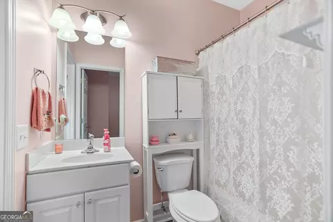 Bath - 129 Copper Creek Dr, Lagrange, GA 30240 photo 1 of 7