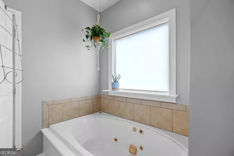Bath - 129 Copper Creek Dr, Lagrange, GA 30240 photo 5 of 7