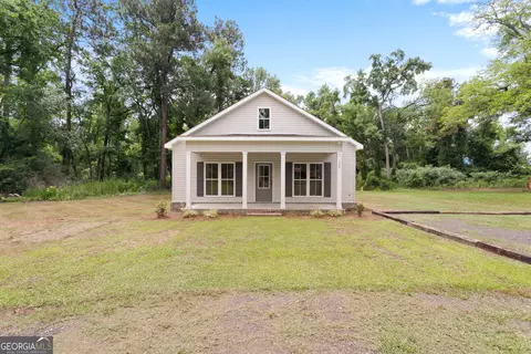 130 Woods Ave, Portal, GA 30450