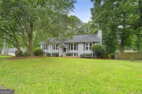 531 Gregory Ln, Acworth, GA 30102
