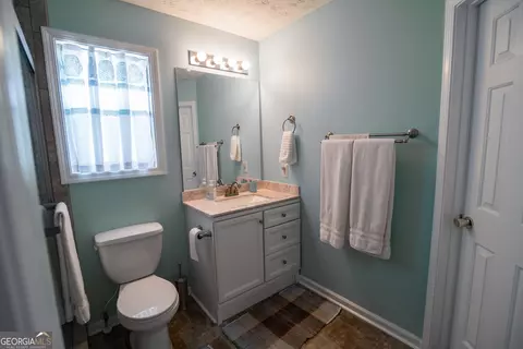 Bath - 153 Alice Walker Dr, Athens, GA 30607 photo 2 of 4