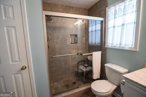 Bath - 153 Alice Walker Dr, Athens, GA 30607 photo 1 of 4