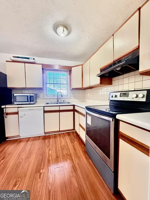 Kitchen - 6205 Fieldcrest Dr, Morrow, GA 30260 photo 4 of 4