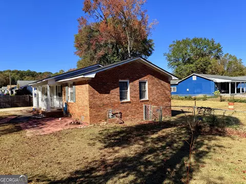 Exterior - 6205 Fieldcrest Dr, Morrow, GA 30260 photo 2 of 9