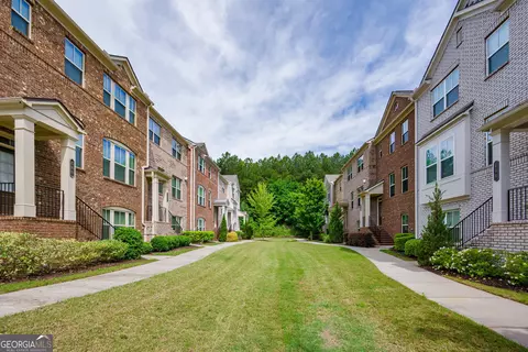 Exterior - 620 Sunset Park Dr, Suwanee, GA 30024 photo 4 of 6