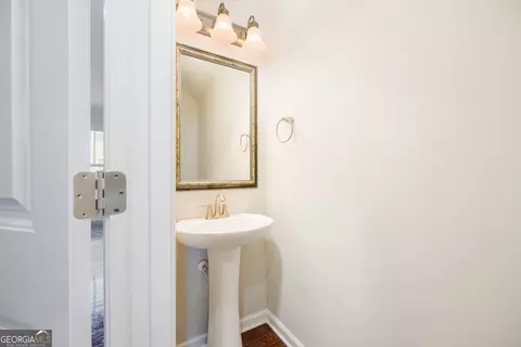 Entry Way - 620 Sunset Park Dr, Suwanee, GA 30024 photo 2 of 5