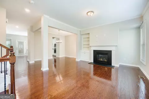 Living - 620 Sunset Park Dr, Suwanee, GA 30024 photo 4 of 4