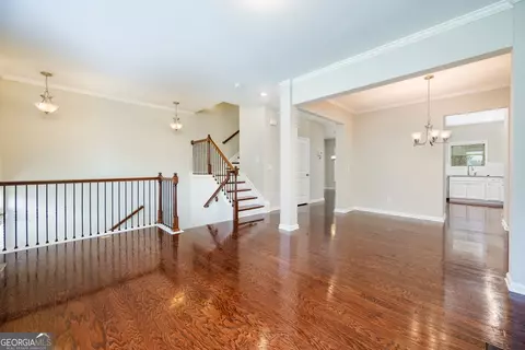 Living - 620 Sunset Park Dr, Suwanee, GA 30024 photo 3 of 4