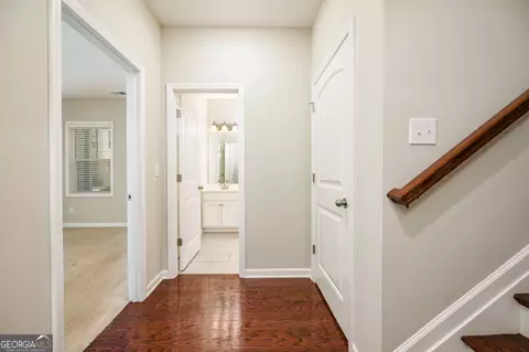Entry Way - 620 Sunset Park Dr, Suwanee, GA 30024 photo 3 of 5