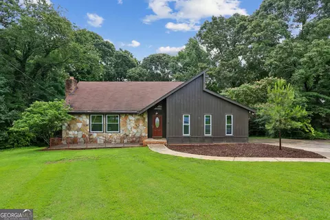 5460 Chanterella Ct SW, Lilburn, GA 30047
