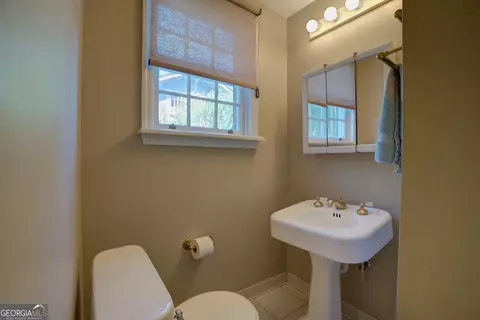 Bath - 414 E 9th St SE, Rome, GA 30161 photo 5 of 5