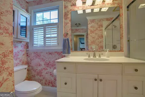 Bath - 414 E 9th St SE, Rome, GA 30161 photo 3 of 5