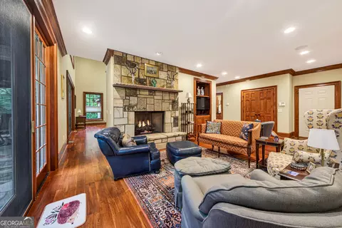 Living - 795 Chenocetah Dr, Cornelia, GA 30531 photo 7 of 10