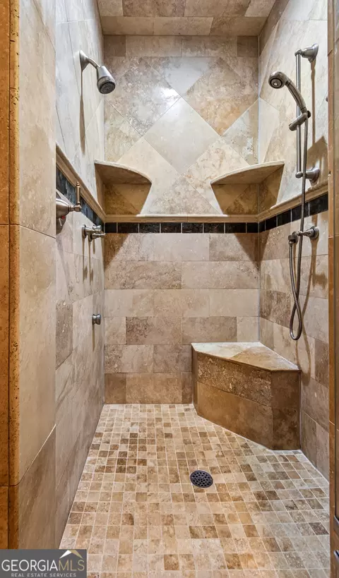 Bath - 795 Chenocetah Dr, Cornelia, GA 30531 photo 4 of 12