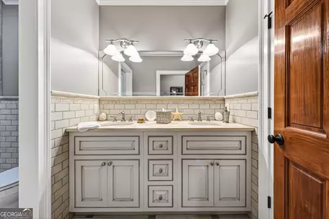 Bath - 795 Chenocetah Dr, Cornelia, GA 30531 photo 12 of 12