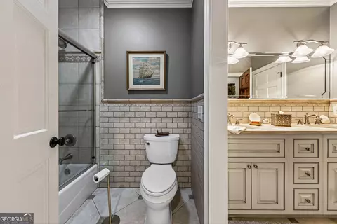 Bath - 795 Chenocetah Dr, Cornelia, GA 30531 photo 10 of 12