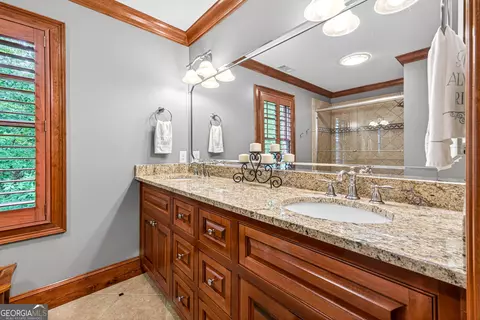Bath - 795 Chenocetah Dr, Cornelia, GA 30531 photo 8 of 12