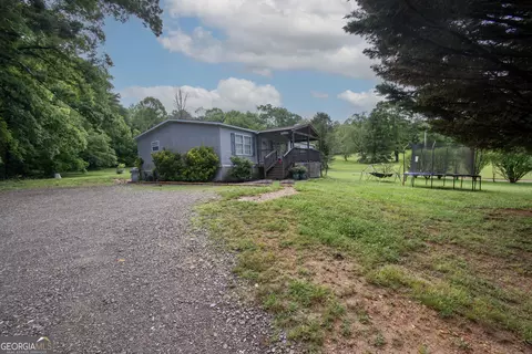 434 Creamery Rd, Brasstown, NC 28902