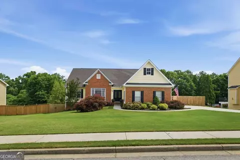 3132 Planters Mill Dr, Dacula, GA 30019