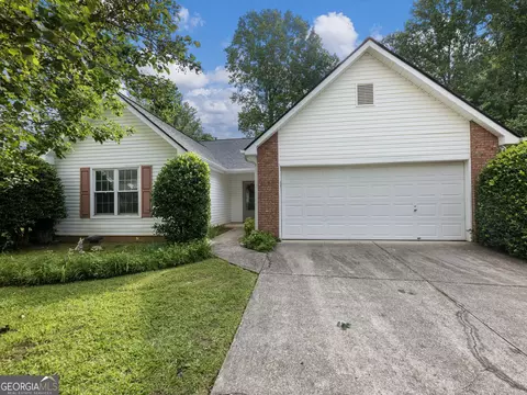 7019 Valley Forge Dr, Flowery Branch, GA 30542