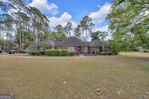 1304 Shawnee Dr, Waycross, GA 31501
