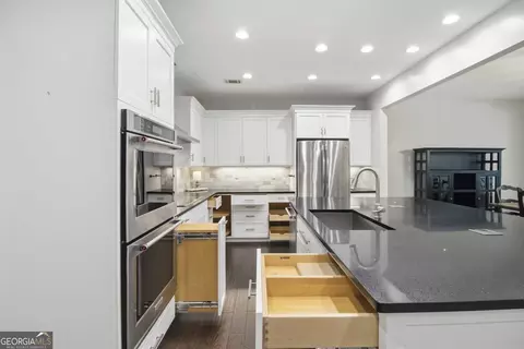 Kitchen - 4930 H D Atha Rd, Covington, GA 30014 photo 4 of 6