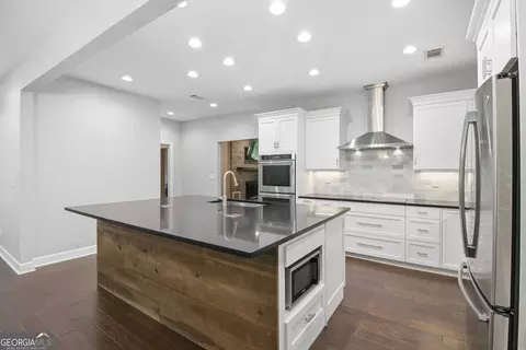 Kitchen - 4930 H D Atha Rd, Covington, GA 30014 photo 6 of 6