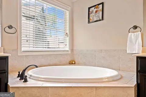 Bath - 5265 Winflow Way, Suwanee, GA 30024 photo 3 of 5