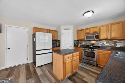 Kitchen - 85 Middleton Dr, Covington, GA 30016 photo 2 of 3