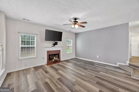 Living - 85 Middleton Dr, Covington, GA 30016 photo 3 of 4