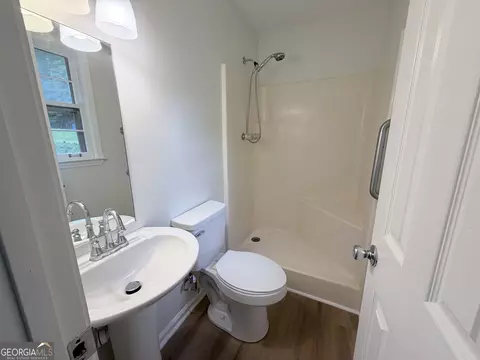 Bath - 185 Roberts Rd, Covington, GA 30016 photo 2 of 2