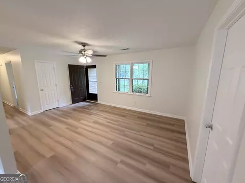 Living - 185 Roberts Rd, Covington, GA 30016 photo 3 of 3