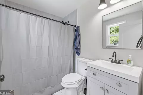 Bath - 156 Pine Ave, Commerce, GA 30529 photo 1 of 1