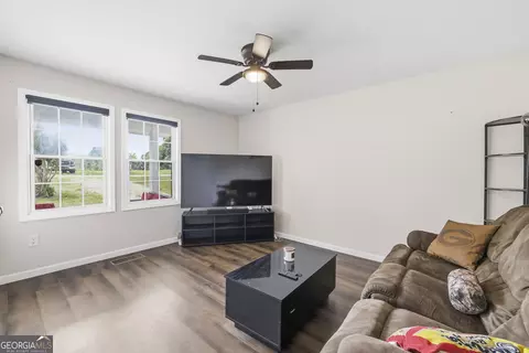 Living - 156 Pine Ave, Commerce, GA 30529 photo 1 of 1