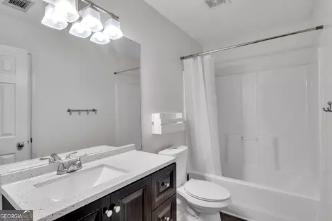 Bath - 149 Marina Cir, Jackson, GA 30233 photo 3 of 3