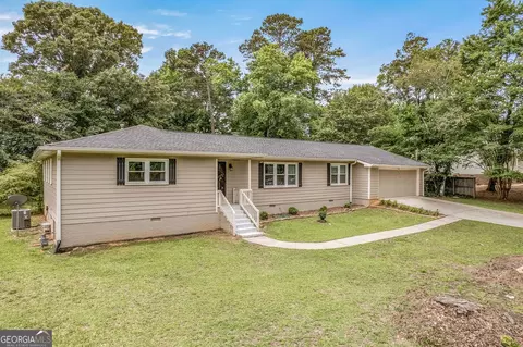 25 Pine Chase Dr, Carrollton, GA 30116