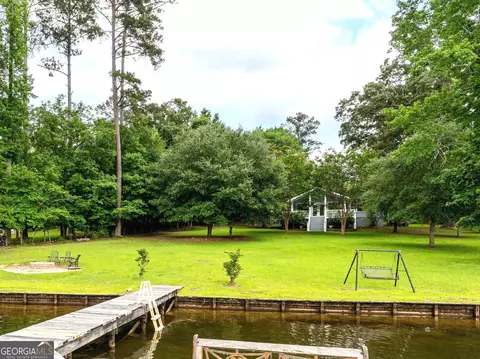 291 W Lakeview Dr NE, Milledgeville, GA 31061