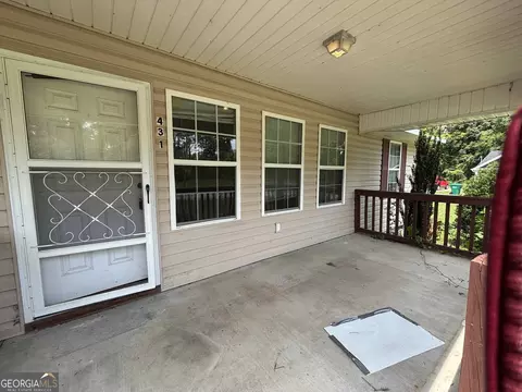 Exterior - 431 2nd St, Thomson, GA 30824 photo 2 of 4