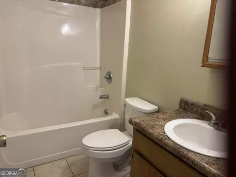Bath - 431 2nd St, Thomson, GA 30824 photo 2 of 2
