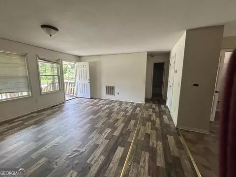 Living - 431 2nd St, Thomson, GA 30824 photo 2 of 2