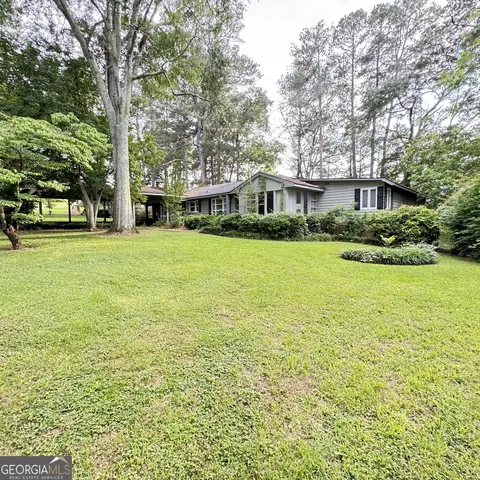 207 Iris Dr, Centre, AL 35960