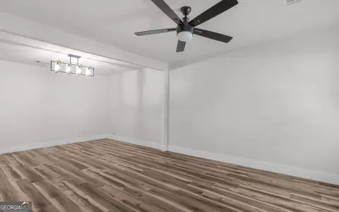 Living - 539 Pine Ave, Midway, GA 31320 photo 1 of 5