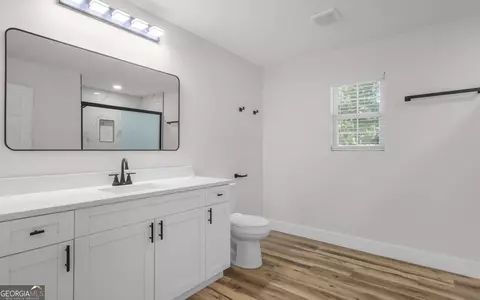 Bath - 539 Pine Ave, Midway, GA 31320 photo 1 of 2