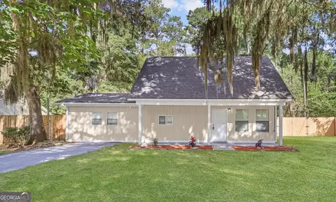539 Pine Ave, Midway, GA 31320