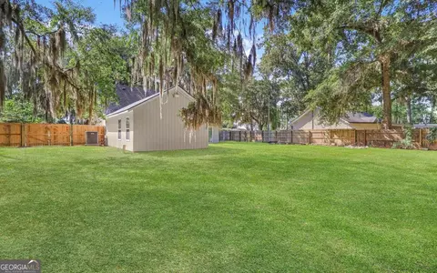 Exterior - 539 Pine Ave, Midway, GA 31320 photo 3 of 4