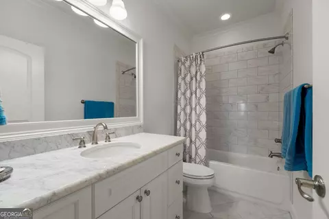 Bath - 4228 Westriver Park, Duluth, GA 30096 photo 6 of 6