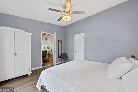 Bedroom - 321 Barbara Point Rd, Sparta, GA 31087 photo 4 of 8