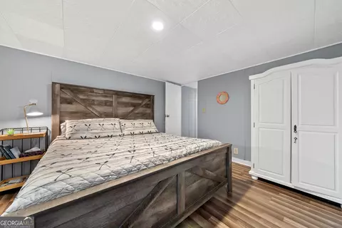 Bedroom - 321 Barbara Point Rd, Sparta, GA 31087 photo 6 of 8
