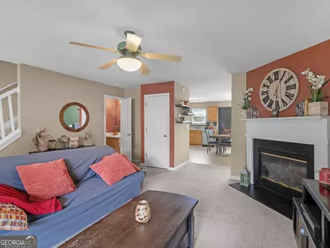 Living - 3370 Waggoner Pl, Rex, GA 30273 photo 2 of 2